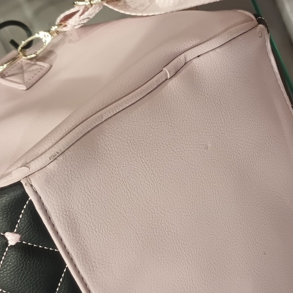 Betsey Johnson Travel Or Carry-on Bag - Picture 10 of 13